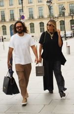 HEIDI KLUM and Tom Kaulitz Arrives at Their Hotel After Shopping in Paris 06/29/2024