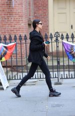 IRINA SHAYK Picking up Daughter Lea in New York 06/05/2024