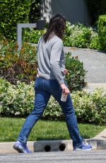 JENNIFER GARNER Arrives at Ben Affleck