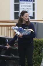 JENNIFER GARNER Out and About in Los Angeles 06/13/2024
