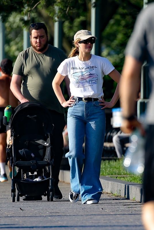 JENNIFER LAWRENCE Out in New York in a Baggy Denim 06/07/2024