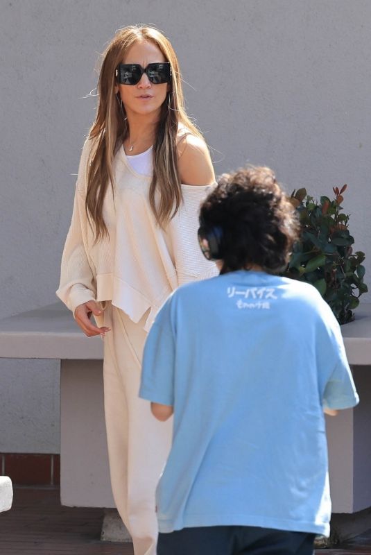 JENNIFER LOPEZ Out and About in Los Angeles 05/31/2024