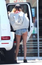 JESSICA HART Shopping for Pet Supplies in Los Feliz 06/26/2024