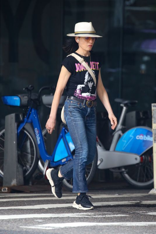 JULIANNA MARGUILES Out in New York 06/13/2024