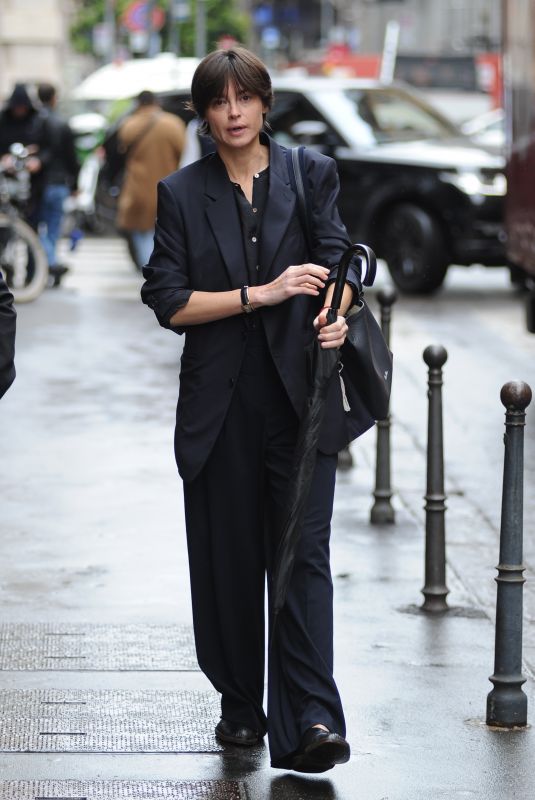 KASIA SMUTNIAK Goes to Jil Sander Boutique in Milan 05/31/2024