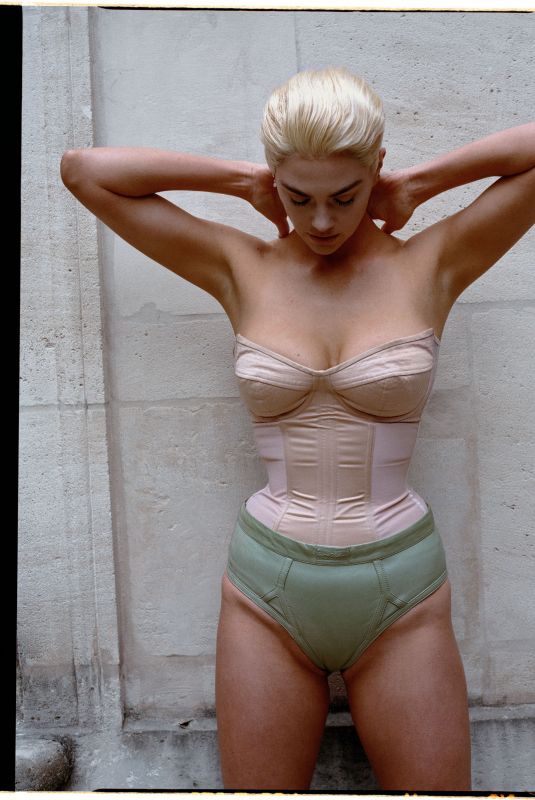 KATE UPTON for 032C Summer 2024