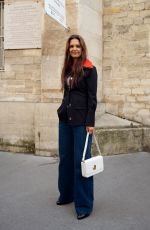 KATIE HOLMES Arrives at Patou Haute Couture Fall/Winter 2024/2025 Show at Paris Fashion Week 06/27/2024