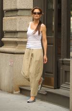 KATIE HOLMES Leaves Her Apartment in New York 06/06/2024