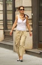 KATIE HOLMES Leaves Her Apartment in New York 06/06/2024