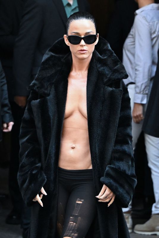 KATY PERRY Arrives at Balenciaga Haute Couture Fashion Show at Paris Fashion Week 06/26/2024