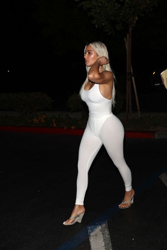 KIM KARDASHIAN Leaves Pavilions Supermarket in West Hollywood 06/18/2024