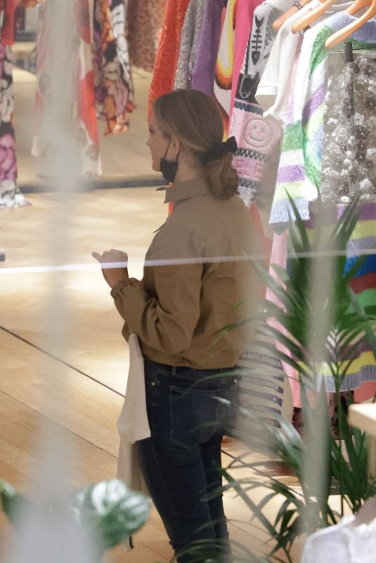 LANA DEL REY Out Shopping in Paris 06/06/2024