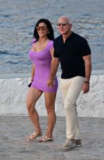 LAUREN SANCHEZ Enjoyed a Romantic Evening on Vacation with Jeff Bezos 06/14/2024