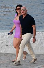 LAUREN SANCHEZ Enjoyed a Romantic Evening on Vacation with Jeff Bezos 06/14/2024
