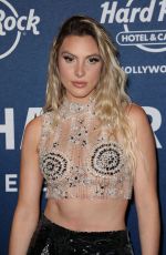LELE PONS at Shakira