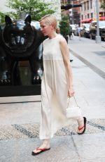 MICHELLE WILLIAMS Arrives at Vogue Dinner Party in New York 06/03/2024