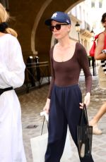 MICHELLE WILLIAMS Leaves Chanel Fitting in Paris 06/23/2024