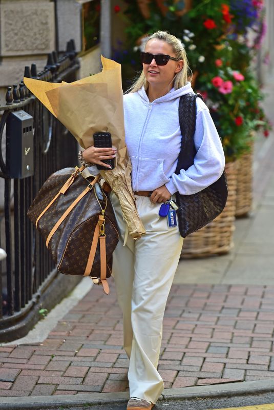 MOLLY MAE HAGUE Leaves Her Hotel in Manchester 06/27/2024