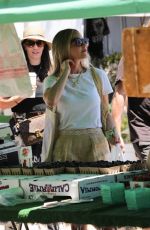 MONET MAZUR Shopping at Farmer