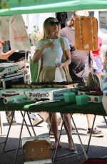 MONET MAZUR Shopping at Farmer