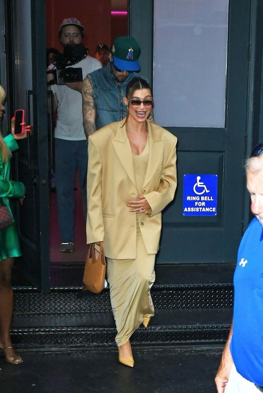 Pregnant HAILEY BIEBER Arrives at Her Rhode Skin Pop up in New York 06/23/2024