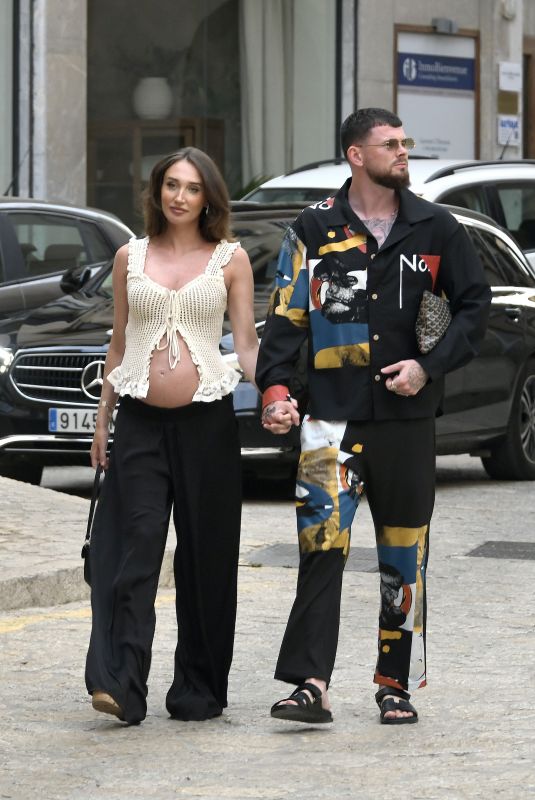 Pregnant MEGAN MCKENNA Out for Dinner with Oliver Burke in Mallorca 06/08/2024