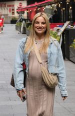 Pregnant SIAN WELBY Arrives at Capital Breakfast in London 06/03/2024