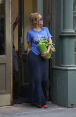 RIHANNA Arrives at a Private Apartment in New York 06/06/2024