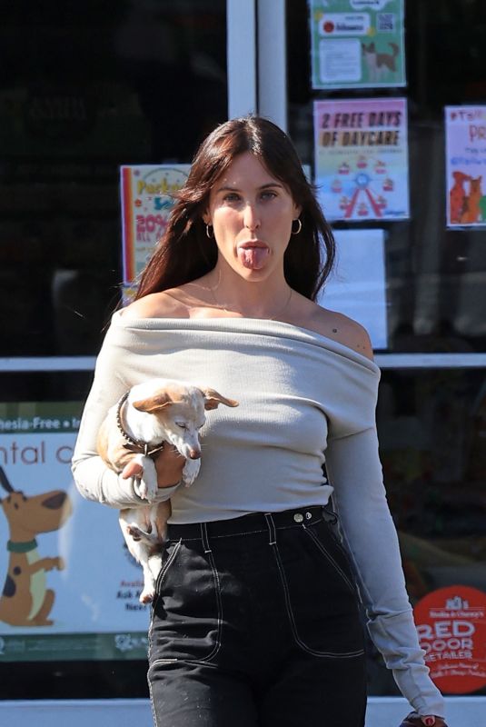 SCOUT WILLIS Out with Her Dog in Los Angeles 06/10/2024