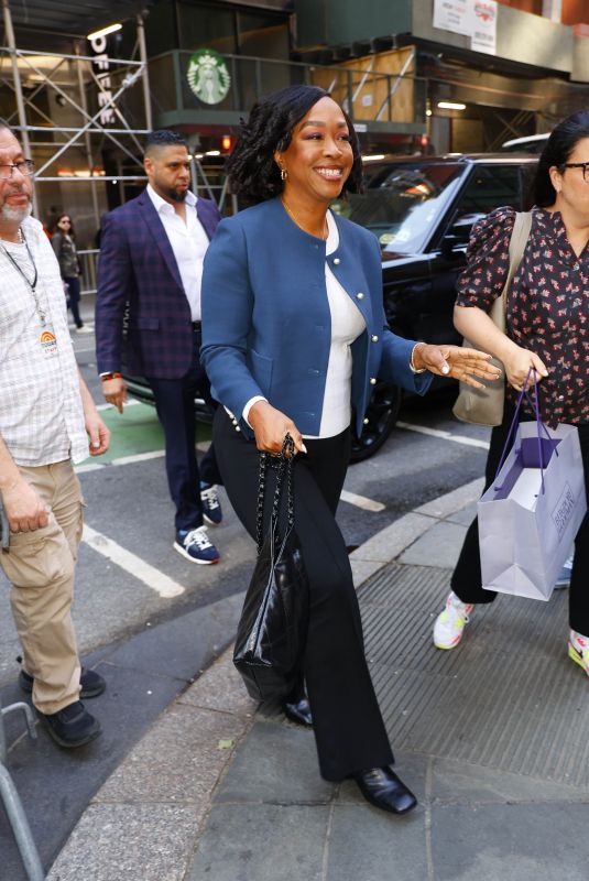SHONDA RHIMES Arrives at Today Show in New York 06/04/2024