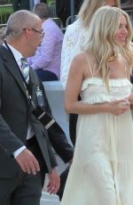 SIENNA MILLER Arrives at Horizon: An American Saga - Chapter 1 Premiere in Los Angeles 06/24/2024