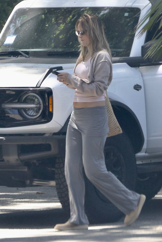 SUKI WATERHOUSE Out and About in Los Angeles 06/28/2024