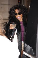 SZA Out for Dinner with Friends in Paris 06/03/2024