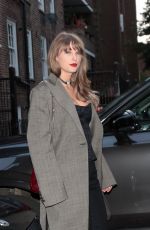 TAYLOR SWIFT Out for Dinner with Friends in London 06/11/2024