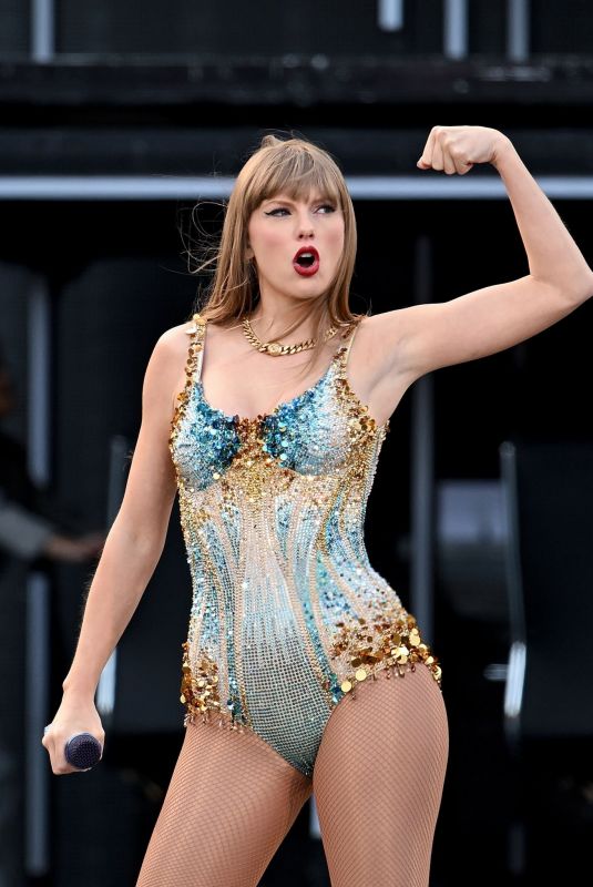 TAYLOR SWIFT Performs at Her The Eras Tour in Edinburgh 06/07/2024