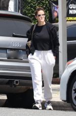 TERI HATCHER Visits a Friend