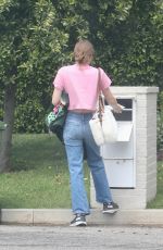 VIOLET AFFLECK Checking Her Dad