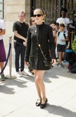 ZOEY DEUTCH Posing for Cameras Before a Fashion Event in Paris 06/25/2024