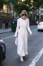 ANNA WINTOUR Arrives at Marc Jacobs Fashion Show in New York 07/01/2024