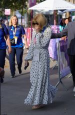 ANNA WINTOUR Leaves Men