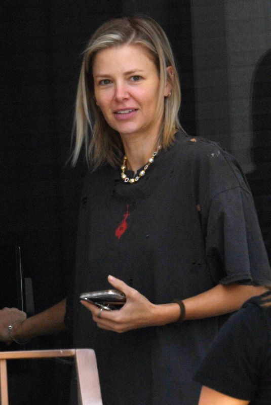 ARIANA MADIX Goes Completely Make-up Free After Admitting to Facial Cosmetic Surgery 07/23/2024