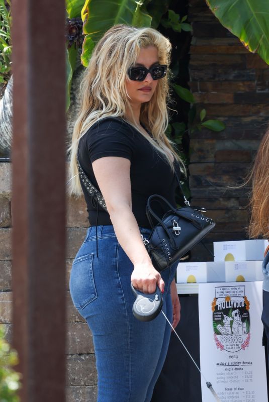 BEBE REXHA Celebrates Mother
