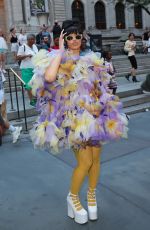 CARDI B Arrives at Marc Jacobs Fashion Show in New York 07/01/2024