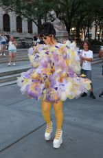 CARDI B Arrives at Marc Jacobs Fashion Show in New York 07/01/2024