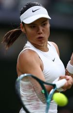 EMMA RADUCANU Loses to Lulu Sun in Round of 16 at Wimbledon 2024 in London 07/07/2024