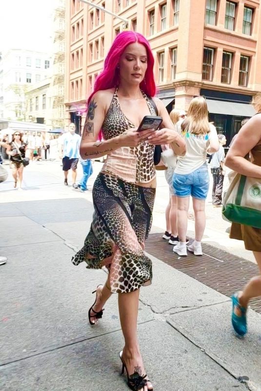HALSEY Out and About in New York 07/10/2024