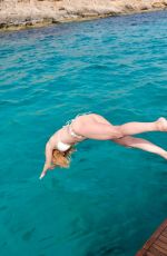 HEATHER GRAHAM - Instagram Photos 07/04/2024