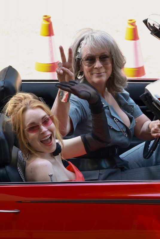 JAMIE LEE CURTIS and LINDSAY LOHAN Filming Freaky Friday 2 in Los Angeles 07/25/2024
