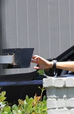 JENNIFER GARNER Arrives at Ben Affleck