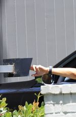 JENNIFER GARNER Arrives at Ben Affleck